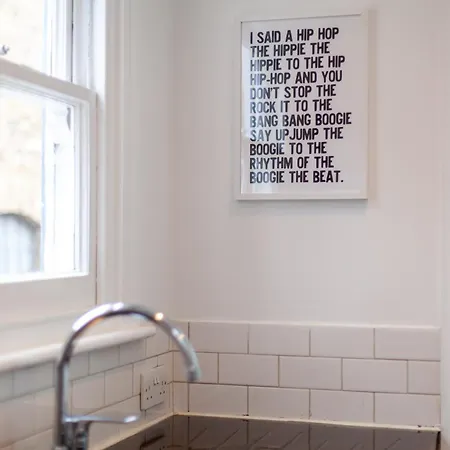 Penthouse 2br Duplex With Roof Terrace In Shoreditch