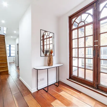Penthouse 2br Duplex With Roof Terrace In Shoreditch