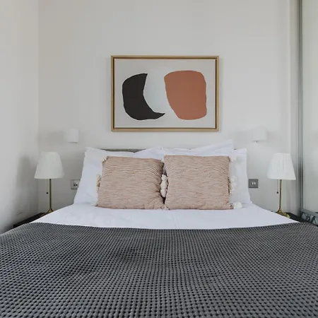 Blueground Kensington View Furnished Lon-561
