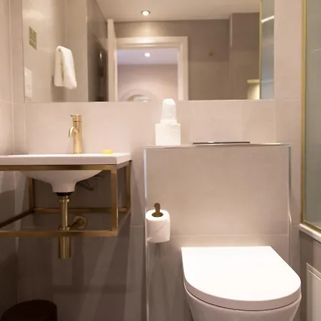 Reem Hotel London