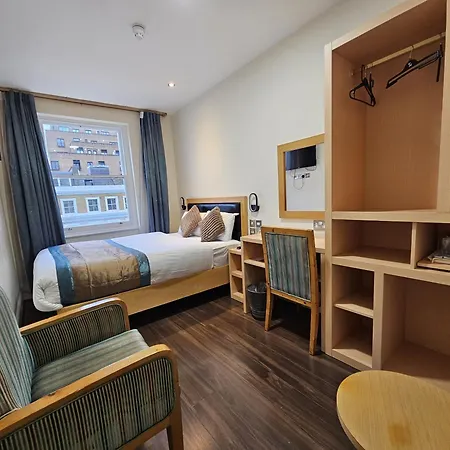 Hotel Cromwell International