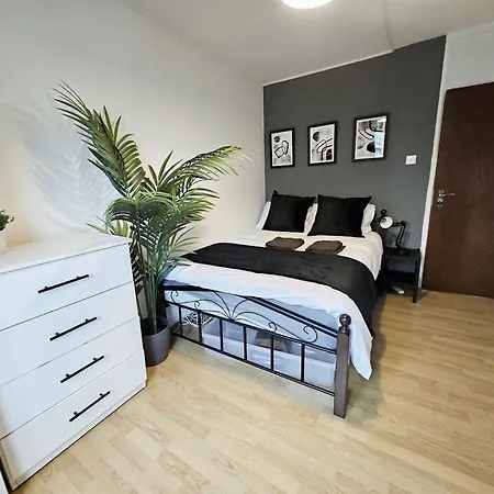 Wellington Apartment London
