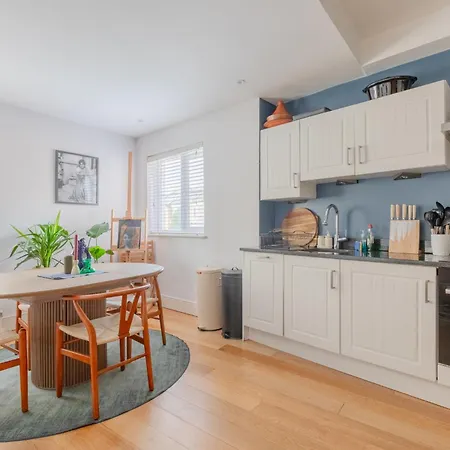 Apartment Beautifully Designed 1bd Flat Near Balham Station