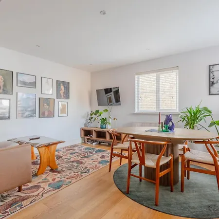 Apartment Beautifully Designed 1bd Flat Near Balham Station *