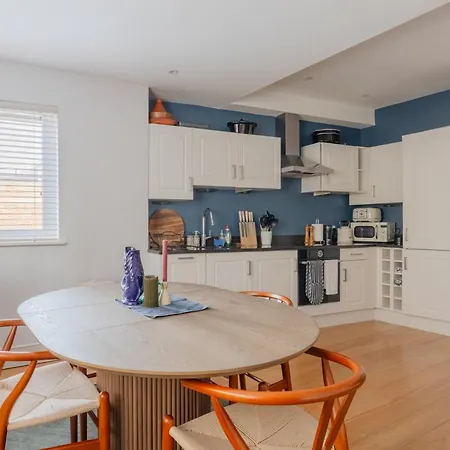 Apartment Beautifully Designed 1bd Flat Near Balham Station *