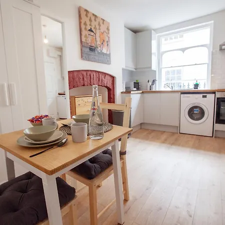 Apartment Zone1! London