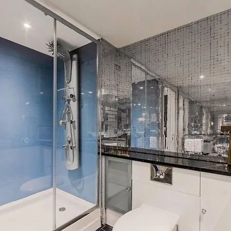 Canary Wharf Riverside Penthouse *