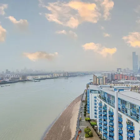 Canary Wharf Riverside Penthouse شقة *