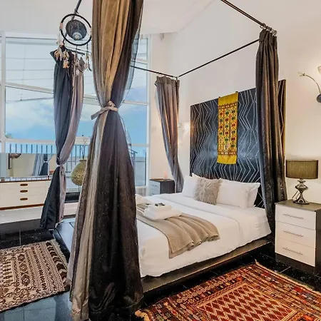 Canary Wharf Riverside Penthouse *