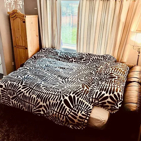 Cosy Flat 10 Mins From Station Apartment *