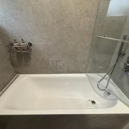One Bed Flat In Clapham Junction Apartment