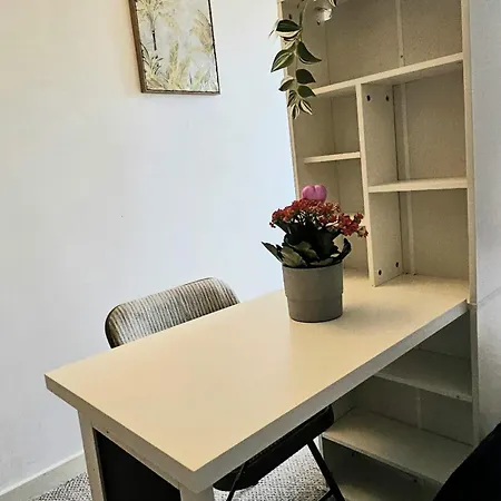 New Refurbished Flat - Canary Wharf *