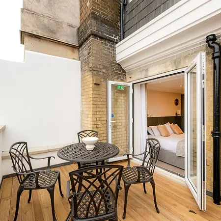 Fountain House Aparthotel 5*