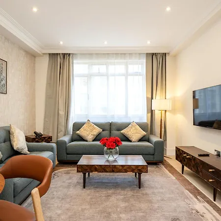 Fountain House Aparthotel 5*