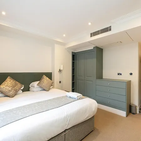 Fountain House Aparthotel 5*