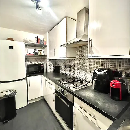 Apartment Cosy Flat 10 Mins From Station