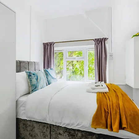 Lovely 2br Battersea, 7min Clapham Junction St * London