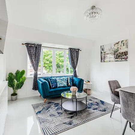 Apartment Lovely 2br Battersea, 7min Clapham Junction St *