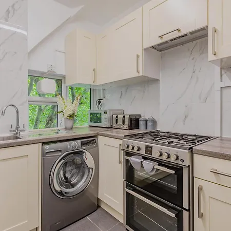 Lovely 2br Battersea, 7min Clapham Junction St * London