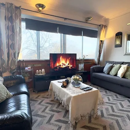62 Regents Park By Aljoori Apartment
