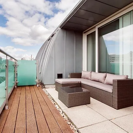Elegant Penthouse Retreat Near Bridgecheckhostprofile * ロンドン