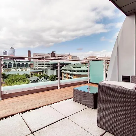 Elegant Penthouse Retreat Near Bridgecheckhostprofile * ロンドン