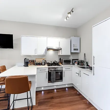 Sleek & Stylish Urban Escape-ideal For 3! * London