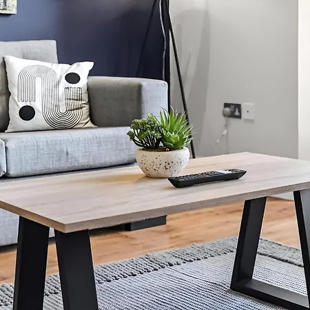 Sleek & Stylish Urban Escape-ideal For 3! * London