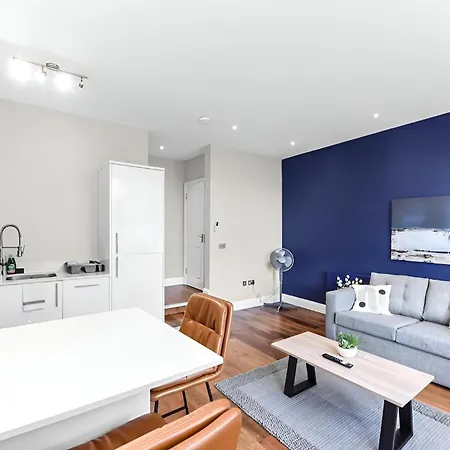 Apartment Sleek & Stylish Urban Escape-ideal For 3! *