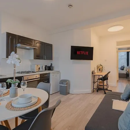 Comfy 1 Bed Flat In Sleeps 3 Appartement