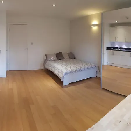 Beautiful Located In West Kensington Fulham Chelsea Apartment