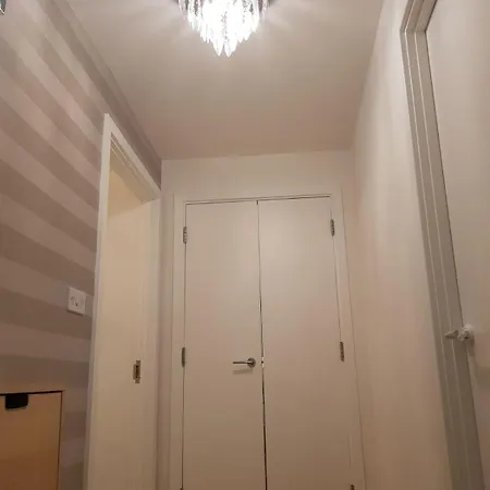 Beautiful Located In West Kensington Fulham Chelsea Apartment