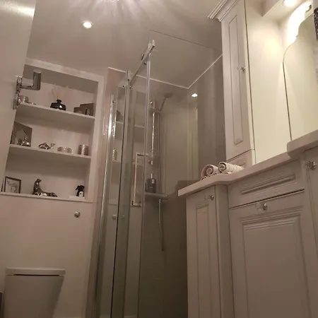 Beautiful Located In West Kensington Fulham Chelsea London