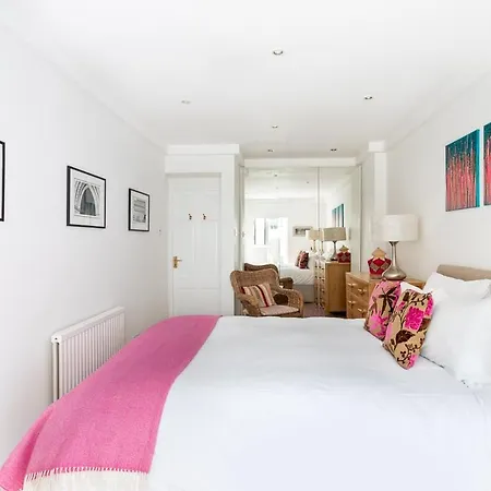Cosy Pimlico Retreat * London