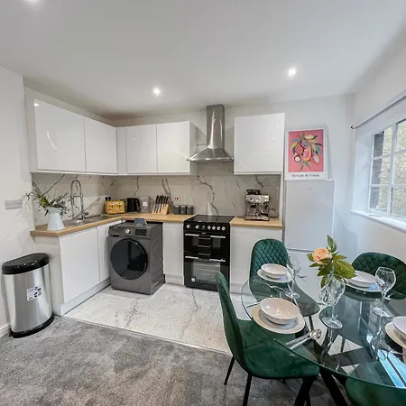 Sleek Flats In Euston, Islington Near Regents Park Apartment