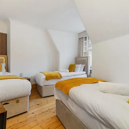 Elegant 3-bedroom In The Heart Of Piccadilly Circus No Lift- 4gl * ロンドン