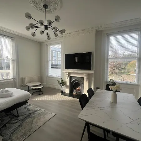 Apartment - Chalk Farm Station *
