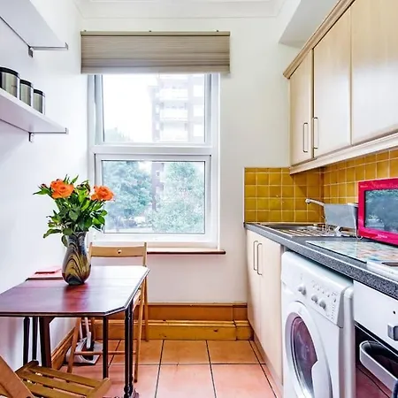 St 9 - Very Close To Tube Only 2 Mins - Apartman London