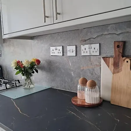 Newly Refurbished Flat In The Heart Of