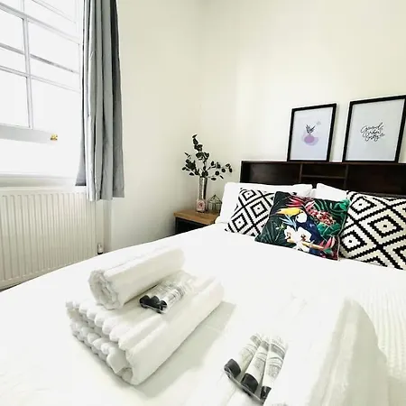 Newly Refurbished Flat In The Heart Of 公寓 伦敦