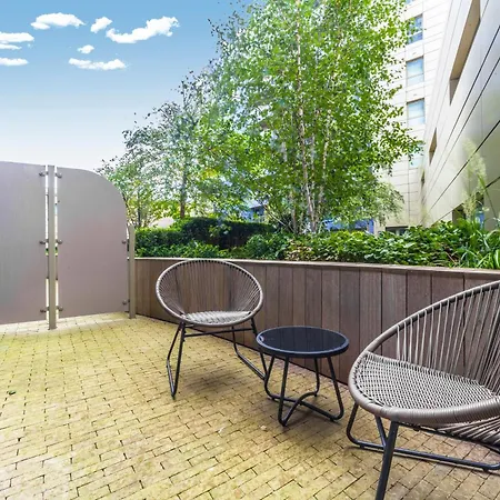 Chic Sun-filled 1 Bdr With Private Terrace *