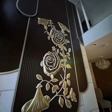 ホテル Rosemay Near London Heathrow Airport 4*