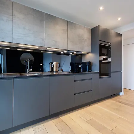 Veeve - The Battersea Skyview Apartment *