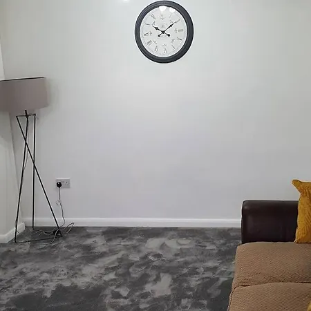 Exquisite And Modern 2 Bed Maisonette Vakantiehuis *