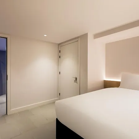 Zedwell Underground Tottenham Court Rd Hotel Londres