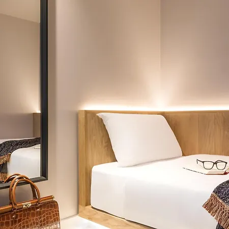 Hotel Zedwell Underground Tottenham Court Rd Londres
