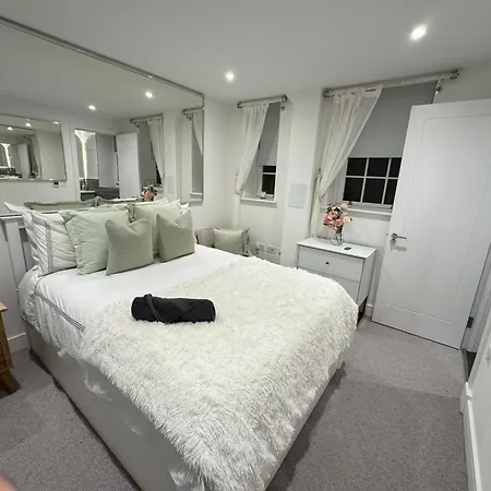 아파트 High Deluxe Standard Flat For 6 People In The Heart Of 런던