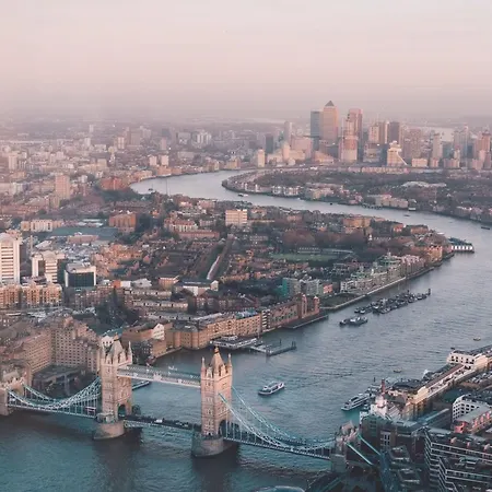 Monroe - Entire In - Prime Location Apartment London