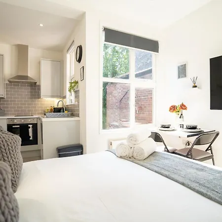 Tranquil Retreat In Harrow