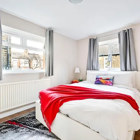 Spacious Bright 2-3 Bed Flat In Fulham By The Thames
